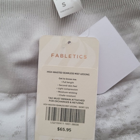 Size small SHORT Fabletics ribbed leggings - Picture 2 of 2